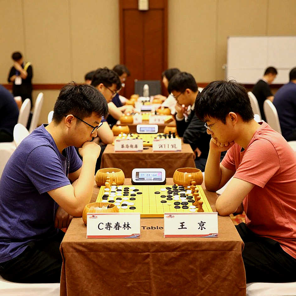 Gambit Voi và khoảng trống giữa cái nhãn và nội dung: Một vũ khí bất ngờ hay một cái bẫy tiếp thị?