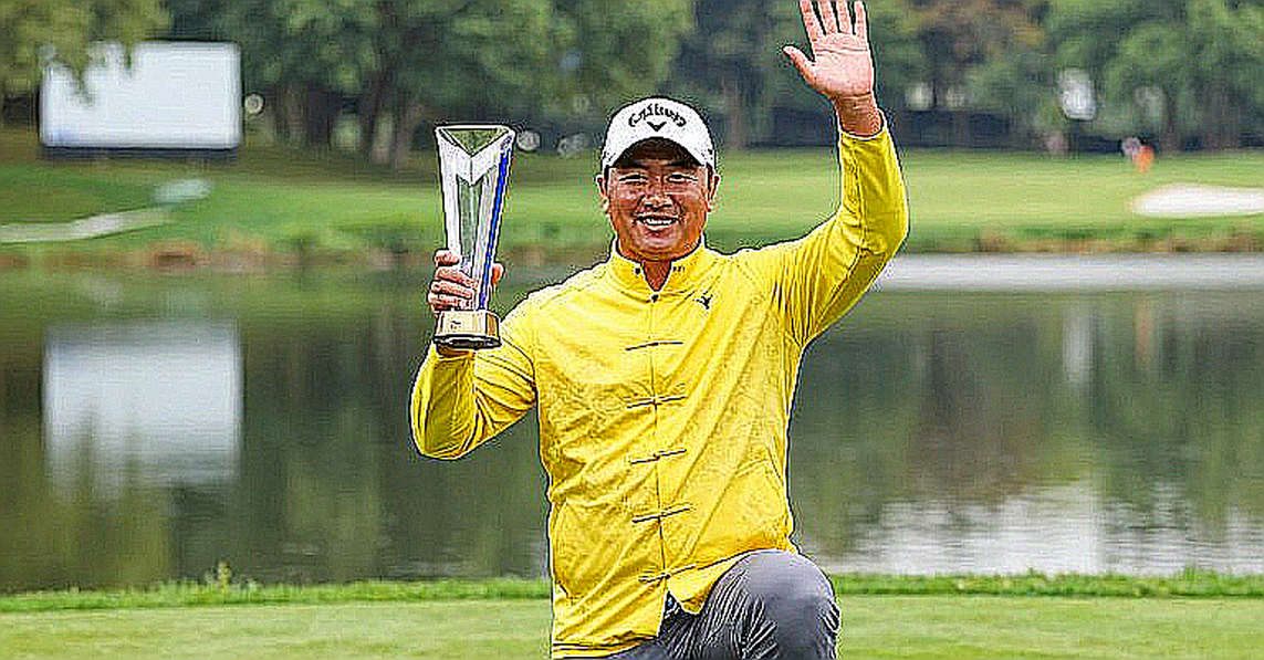 Hiểu Đúng Luật Golf: Gió Làm Lăn Bóng Trước Cú Chip – Xử Lý Ra Sao?